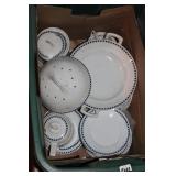 ROSENTHAL CHINA PIECES UNKNOWN PATTERN