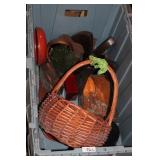 ASIAN INSPIRED LACQUERED HOME Dï¿½COR