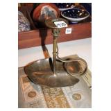 BRASS LEAF DESIGN CANDLESTICK 7"H