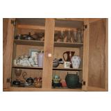 CABINET CHALKED FULL OF HOME Dï¿½COR AND GLASS