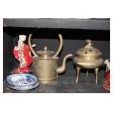 BRASS AND CERAMIC ASIAN INSPIRED Dï¿½COR