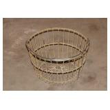 VINTAGE METAL BASKET 15"W