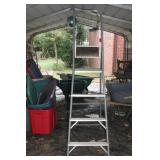 STEP LADDER