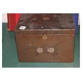 CHINES WOOD BOX WITH HINGED LID 10.5"W