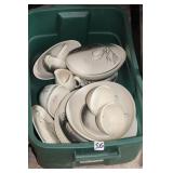 BROCK CHINA SET WITH 6 DINNER PLATES