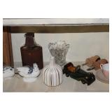 A SHELF FULL OF VINTAGE HOME Dï¿½COR