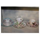 COLLECTION OF 6 TEA CUPS AND SAUCERS
