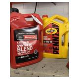 5 quarts of Motorcraft 5W 20 &  5  quart PENNZOIL