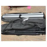 RETRACABLE BANNER STAND
