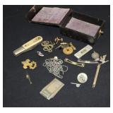 VARIETY OF TRINKETS