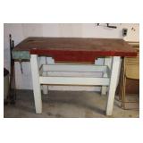 SMALL WOODWORKING WORK BENCH W/VISE