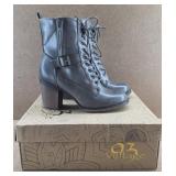Sz 7.5 Kylie Grey Ankle Boots