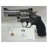 S & W 686-6 - .357 MAGNUM REVOLVER