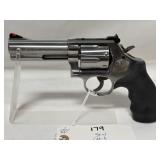 S & W 686-6 - .357 MAGNUM REVOLVER