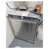 Commercial Glassware Washer