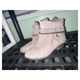 Ladies Dress Boots: Cambodia Size 1
