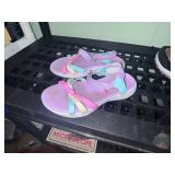 SKECHERS SIZE 4 ladies sandles