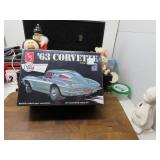 LOT GH 28 NEW MODELKIT 63 CHEVY CORVETTE STING RAY