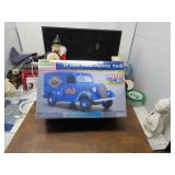 LOT GH 31 37 FORD PANNEL DELIVERY TRUCK  MODEL