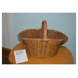 LOT CS 220 VINTAGE REED MARKET BASKET