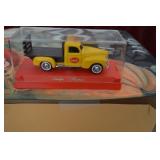 LOT CS 292 COCA COLA PICKUP TRUCK COLLECTIBLE