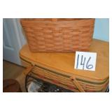 LOT CS 146 1990 LARGE MARKET BASKET