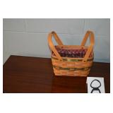 CS 9 LARGE HOLIDAY DOUBLE HANDLE LONABERGER  BASKE