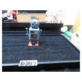 LOT DM  COLLECTIBLE TIN WINDUP MINI ROBOT