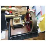 LOT DM 15 SINGLE VALVE STEAM ENGINE