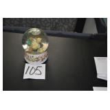 LOT CS 105 SPECIAL DEL. MUSIC BOX SNOW GLOBE