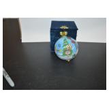 LOT CS 486 FROSTY THE SNOWN MAN ORNAMENT GLASS