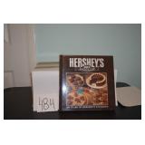 LOT CS 484 H ERSHEY'S COOK BOOK