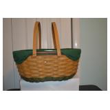 LOT CS556  LG.  LONGABERGER W/ L&P  HANDLES S