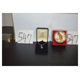 LOT CS 547  HUMMEL  MUSIC BOX  HUMMEL CLUB NECKLA