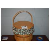 LOT CS 417  1997 HOILDAY BASKET