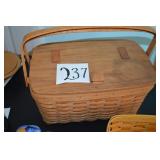 LOT CS 238  LG MAGAZINE BASKET