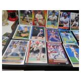 LOT T 8 STACK OF BASEBALL CARDS