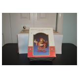 LOT CS 550 MICKEY MOUSE IN SANTA SUITE