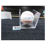 LOT MC 226 SIGNED IVAN RODRIGUEZ  PINK BASEBALL