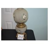 LOT CS 242 GONE WITH WIND SILK GLASS LAMP