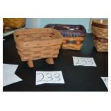 LOT CS 233 4 BASKETS  MAPLE TREE HERSHEY'S