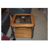 LOT CS 423 METAL LEG OAK TOP WITH GLASS END TABLE