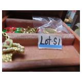 LOT S 1 ESTATE JEWLERY BOX WITH JEWLWRY