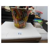 LOT B 33  COLLECTIBLE TIN PAIL HERSHEY CHOCOLATE