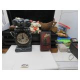 LOT B 65 CLRISTIAN DESK CLOCK & FANCY NOTE PAD