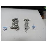 LOT S 19 PAIR  CAT PINS ONE HOLDING FISH  OTHER WA