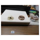 LOT  B19 EISENBERG BROOCH FLOWER GREEN PIN