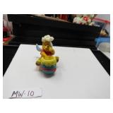 LOT MW 10  WINNIE THE POOTH DISNEY ORNAMENT