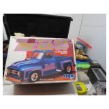LOT GH 12 1953 FORD PICKUP HOT TUB