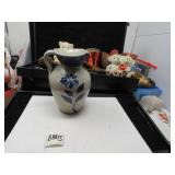 LOT BAA 15  WILLIAMSBURG POTTERY PITCHER SALT GLAD
